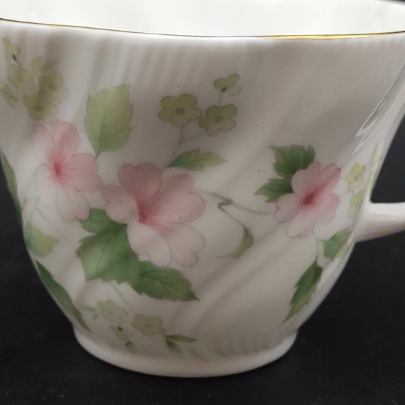 Vintage Royal MInster Tea Cup & Saucer - Picture 7 of 10
